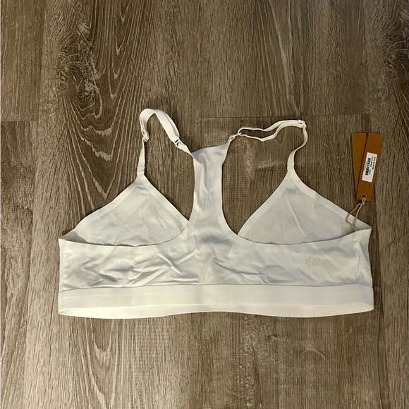 Skims Triangle Bralette - Marble - Picture 2 of 8